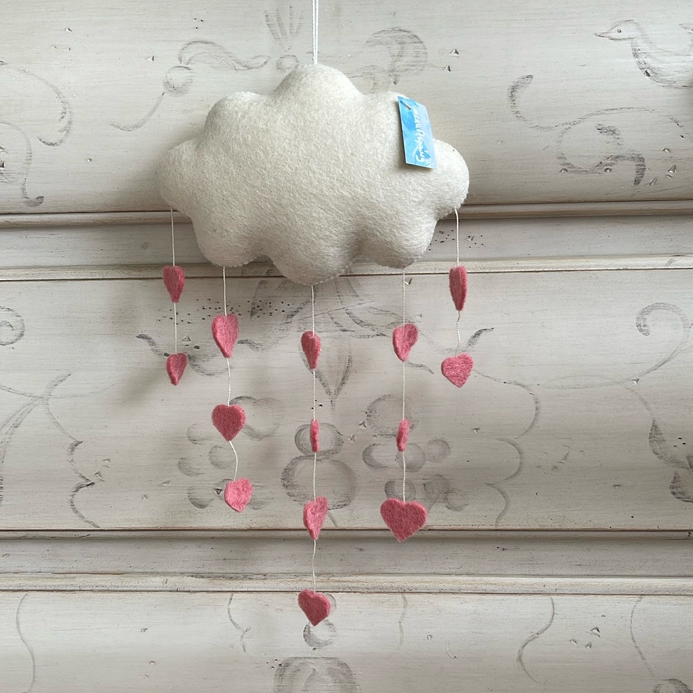 CRAFTSPRING HEARTS & CLOUD FELT MOBILE / ACCENT NWT